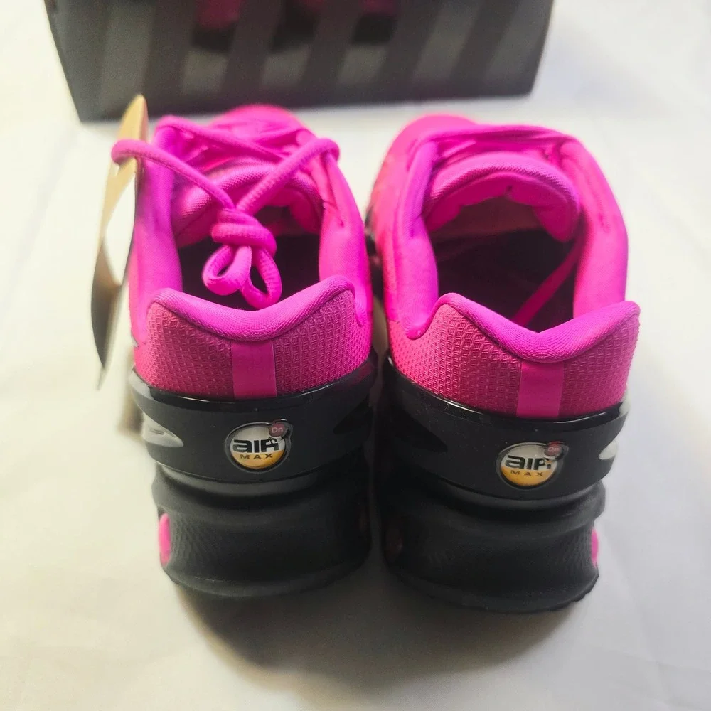 Nike Women's Air Max Dn8 Sneakers 8.5 Hyper Pink Black HF5509-601 Athletic Shoes